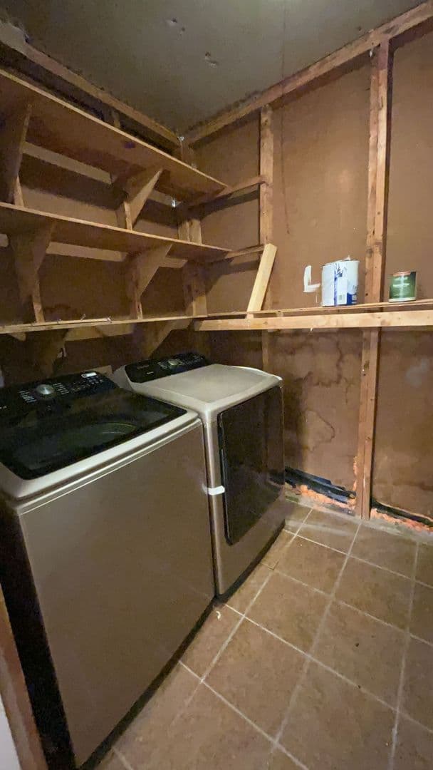 Ladson House: 169 Hummingbird Avenue, Unit A