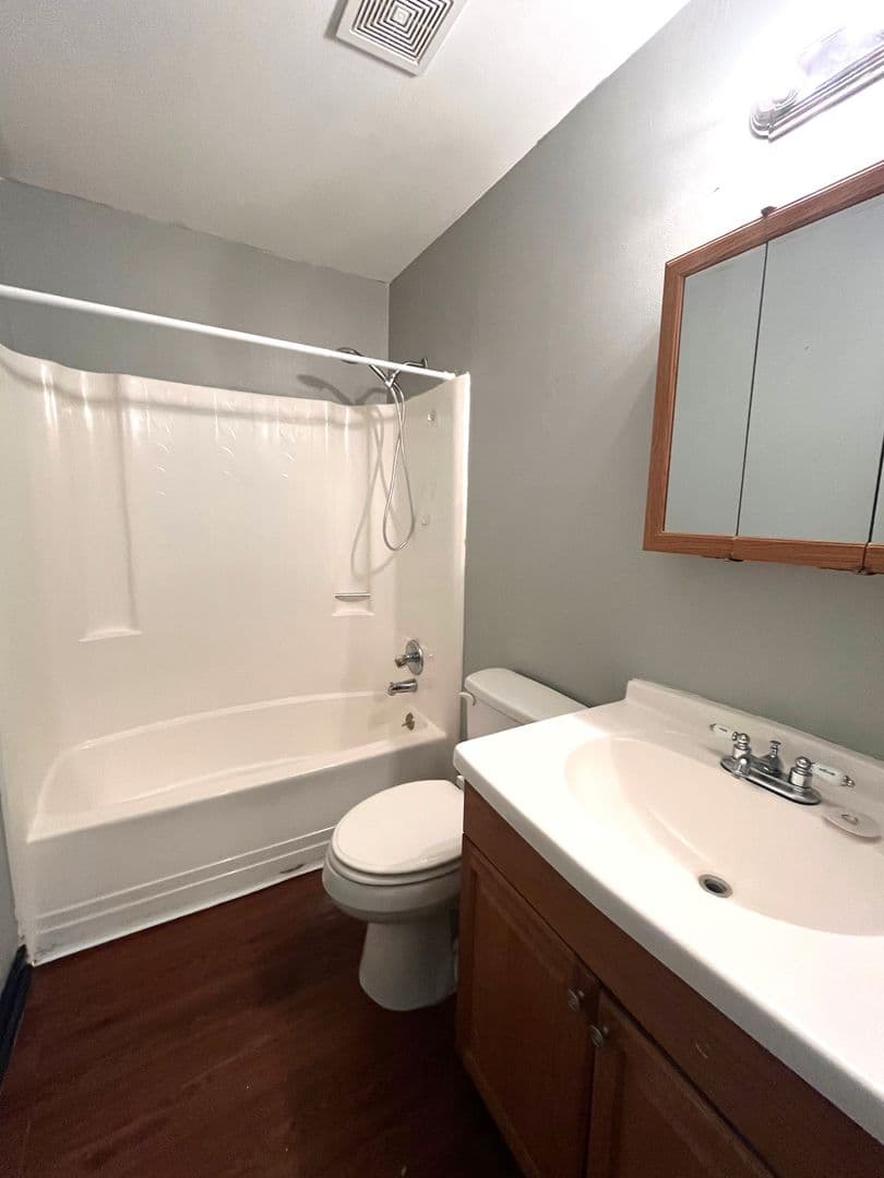 Summerville House: 116 Inverness Court