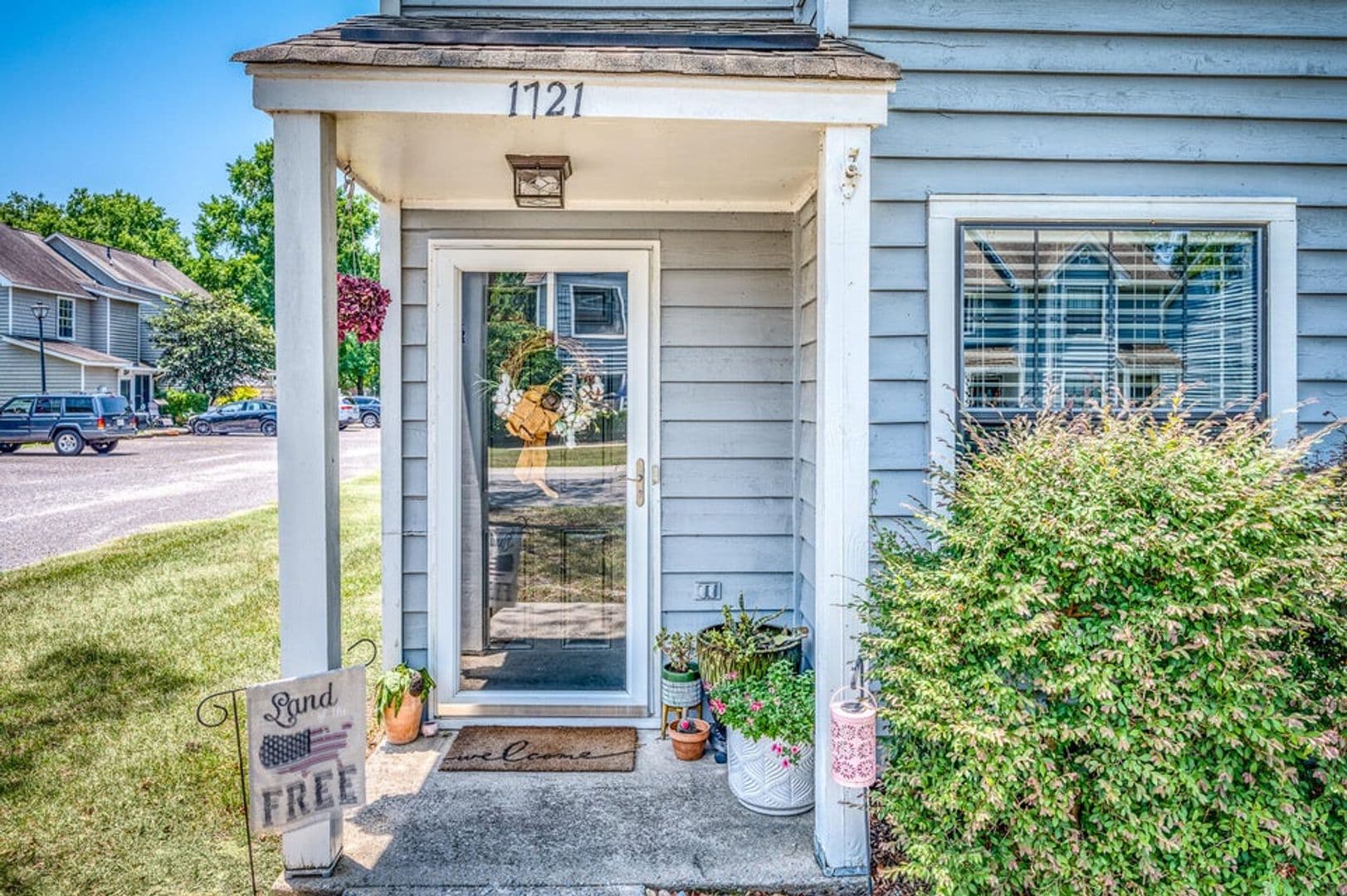 Mount Pleasant House: 1721 Deer Path Drive