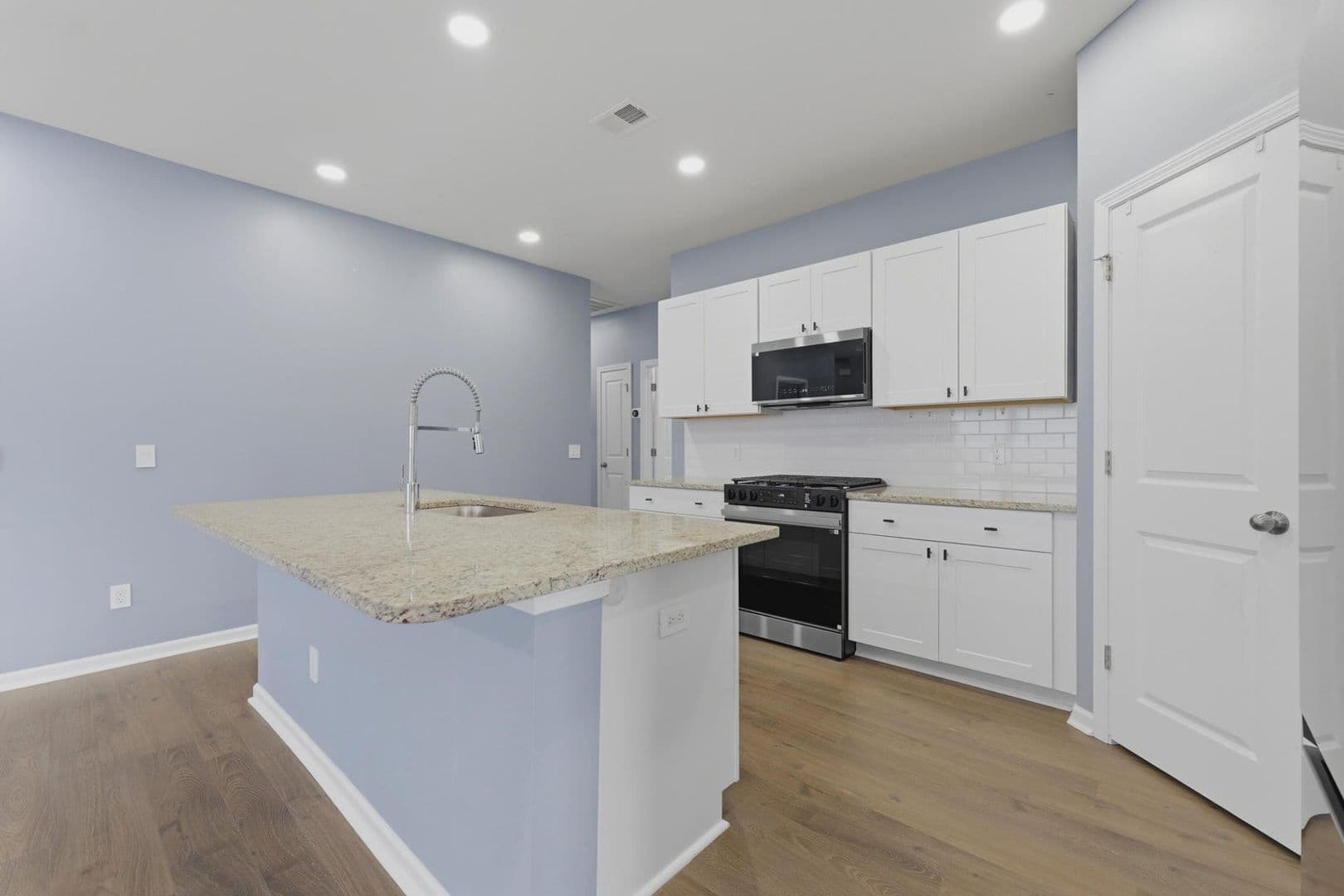 Summerville House: 514 Spanish Wells Rd.