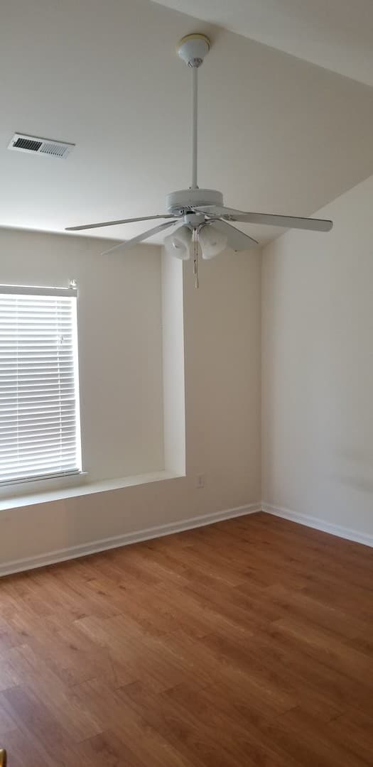 Charleston House: 218 Kelsey Blvd