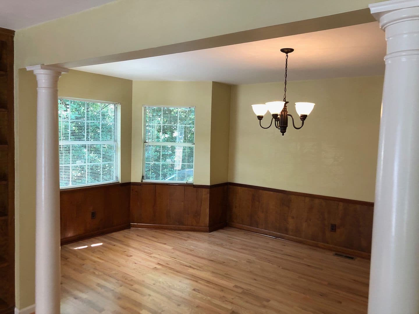 North Charleston House: 5001 N Rhett Avenue