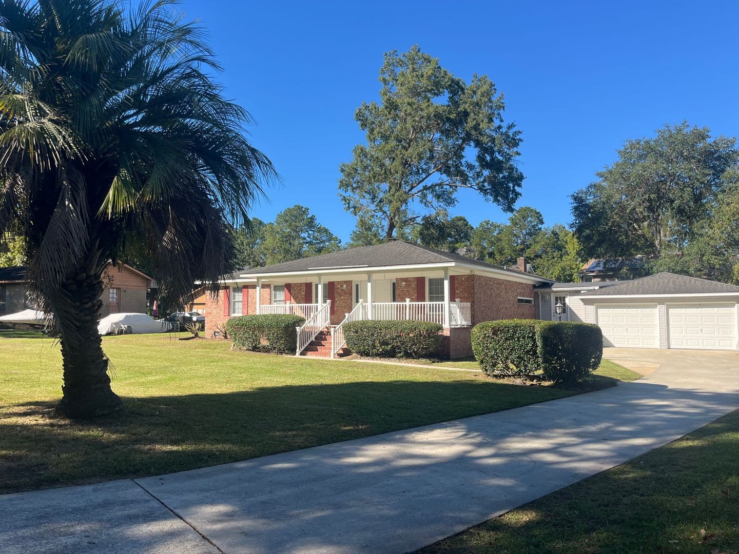 Hanahan House: 25 N Basilica Avenue