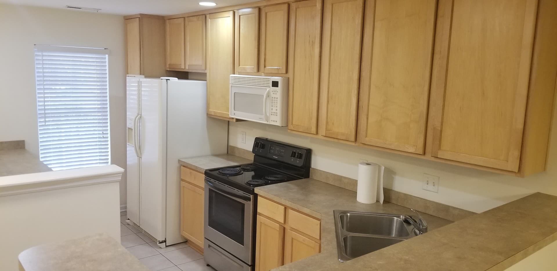 Charleston House: 218 Kelsey Blvd