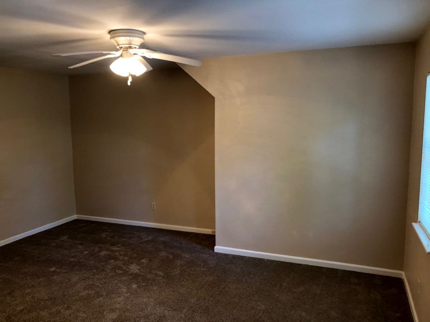 North Charleston House: 5001 N Rhett Avenue