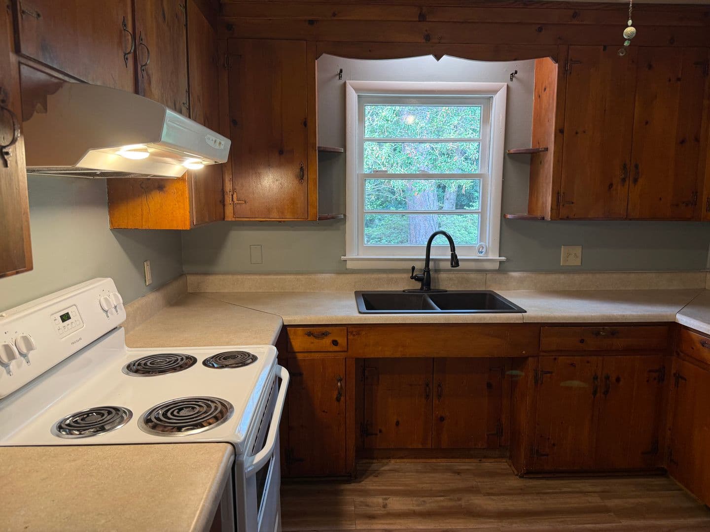 Charleston House: 2012 Boeing Avenue
