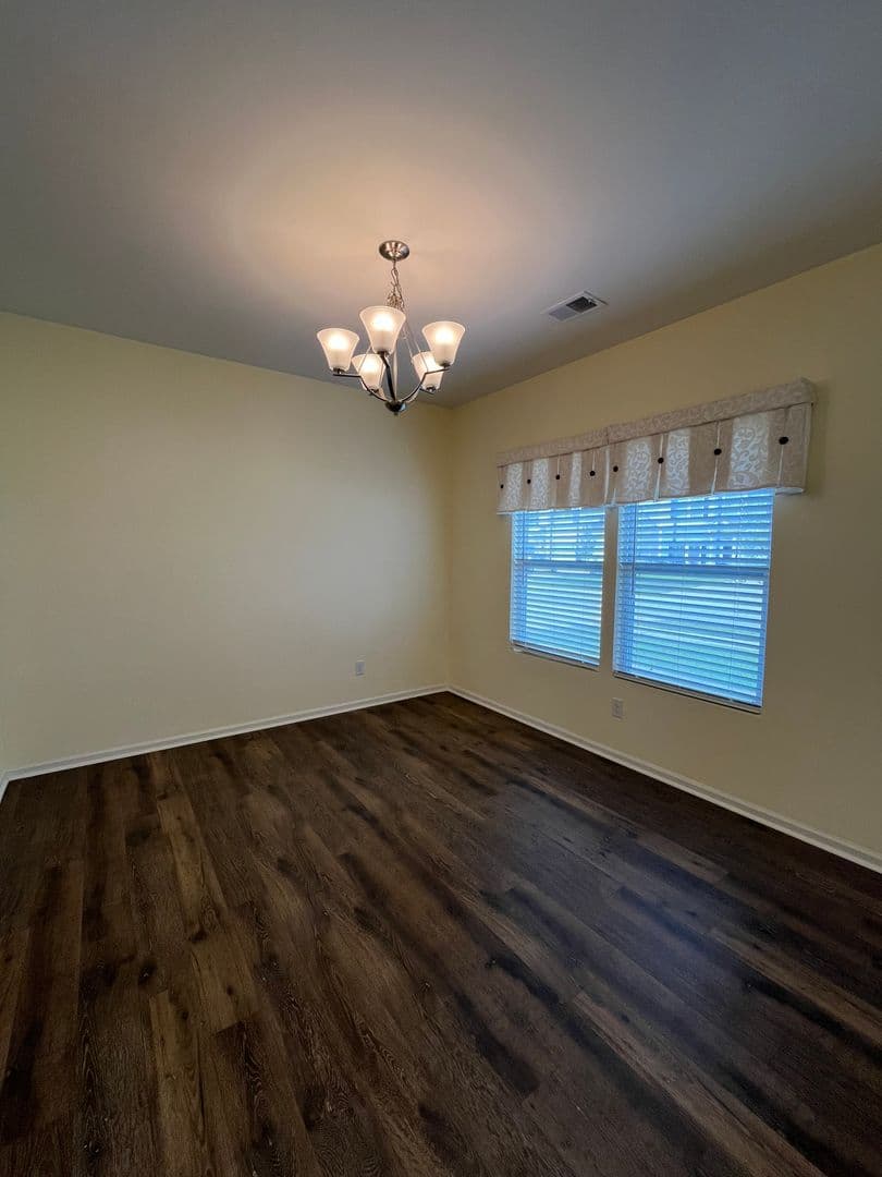Summerville House: 396 Dunlin Drive