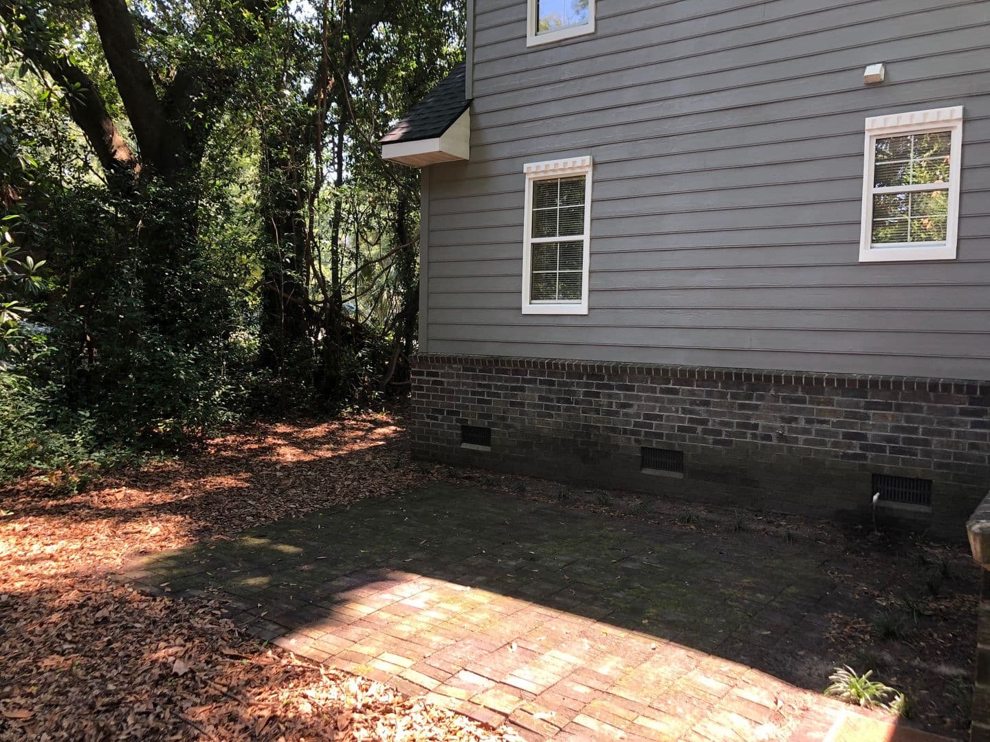 North Charleston House: 5001 N Rhett Avenue