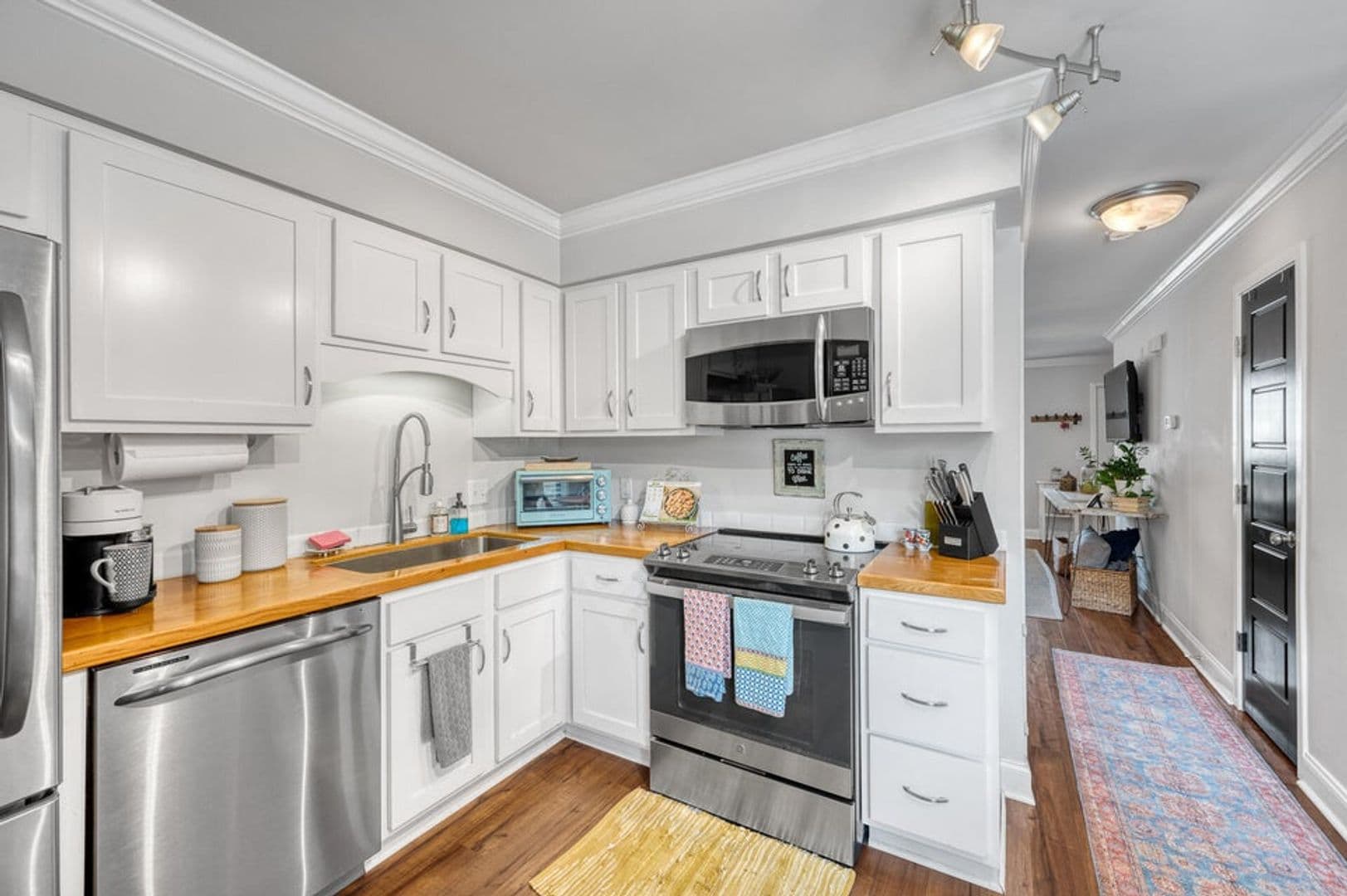 Mount Pleasant House: 1721 Deer Path Drive