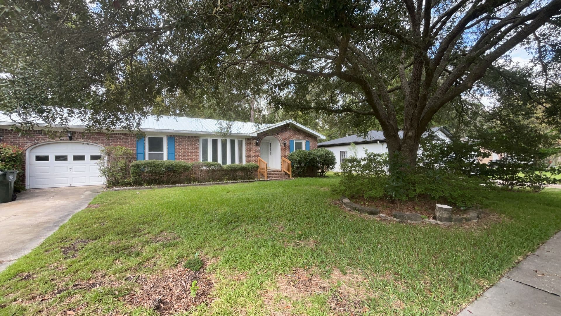 Ladson House: 226 Loblolly Circle