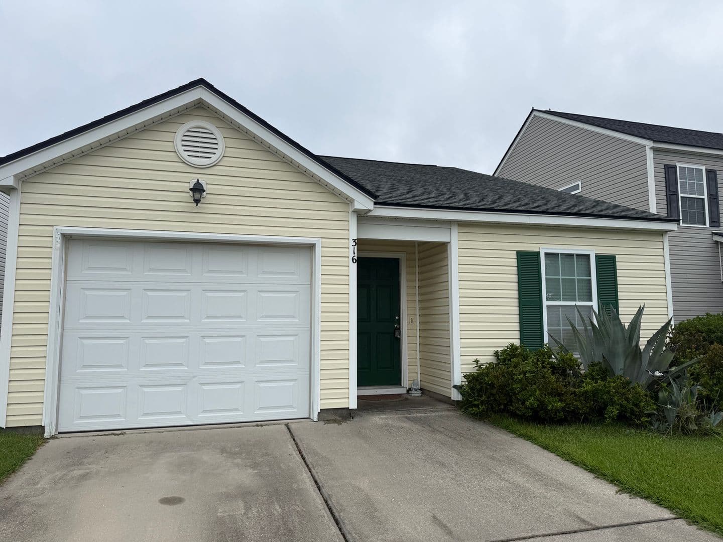 Summerville House: 316 Salkahatchie Street