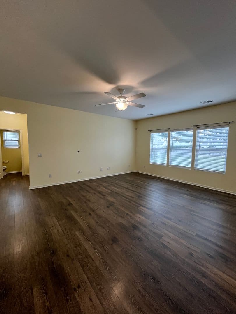 Summerville House: 396 Dunlin Drive