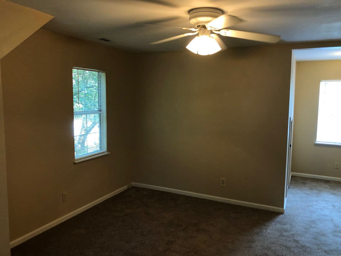 North Charleston House: 5001 N Rhett Avenue