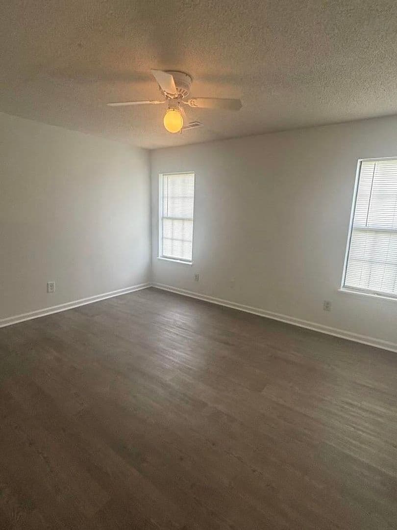 Ladson House: 404 B Erskine Street