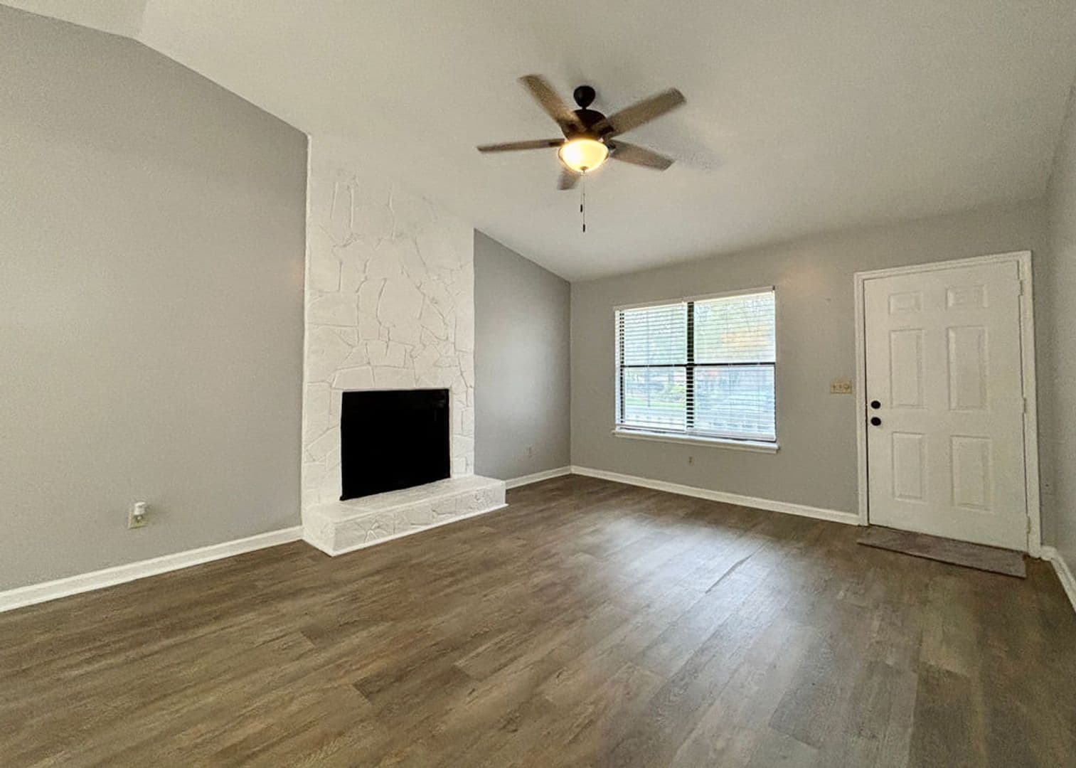 Goose Creek House: 204 Bridgecreek Drive