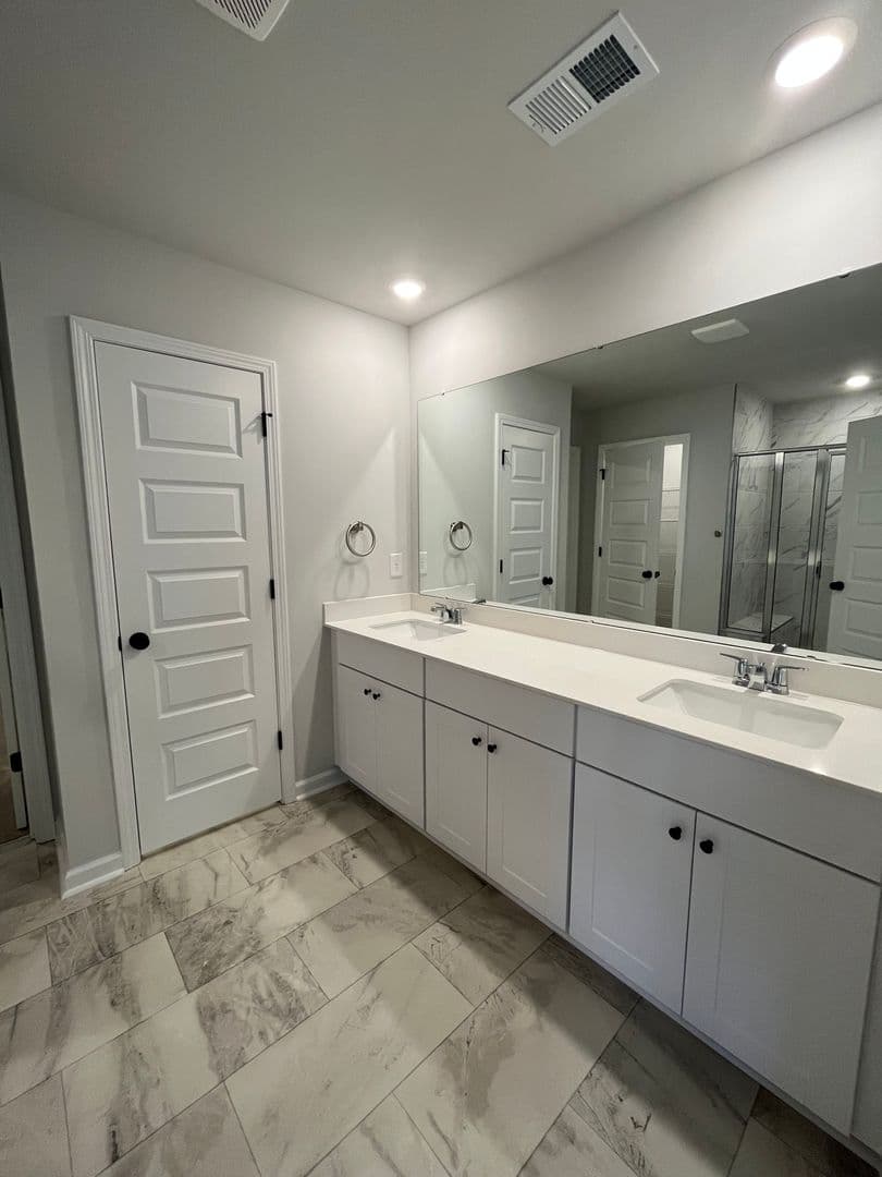 Summerville House: 1038 Adirondack Drive