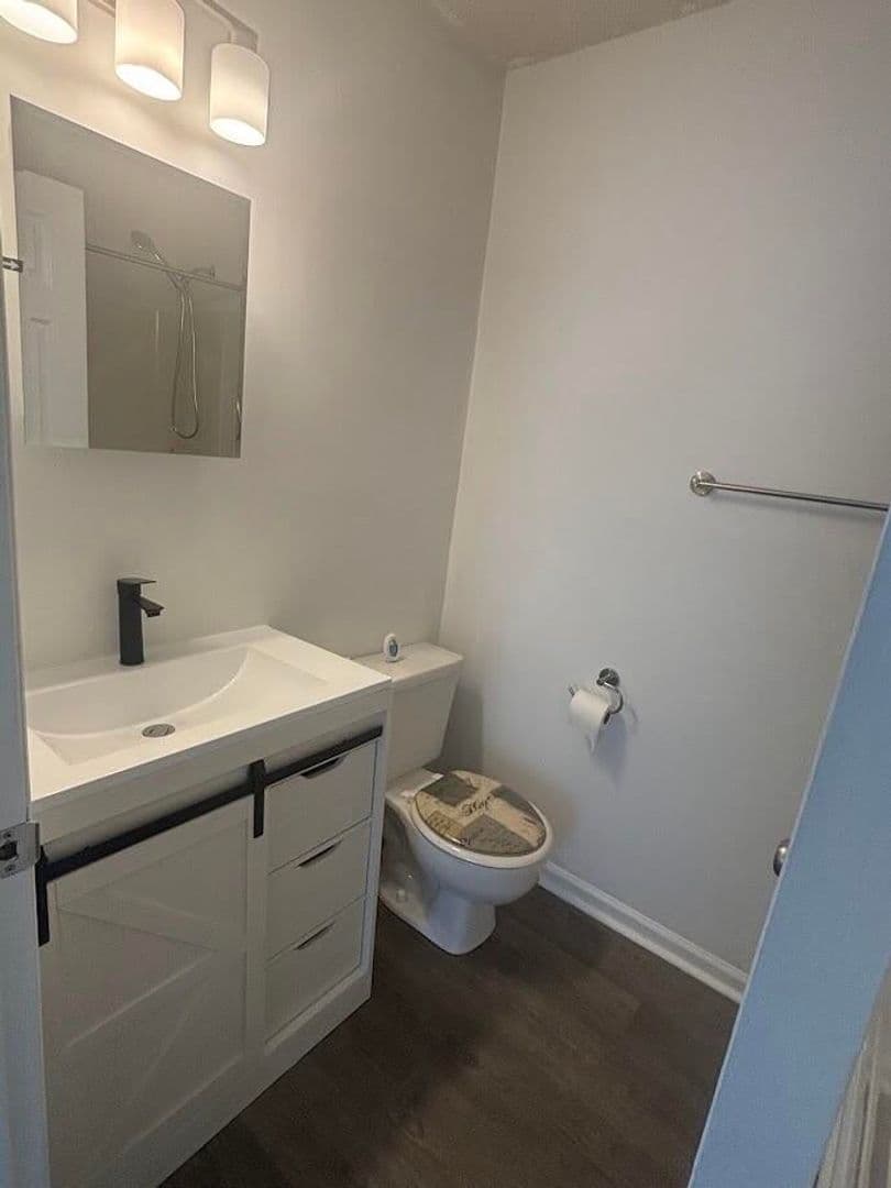 Ladson House: 404 B Erskine Street