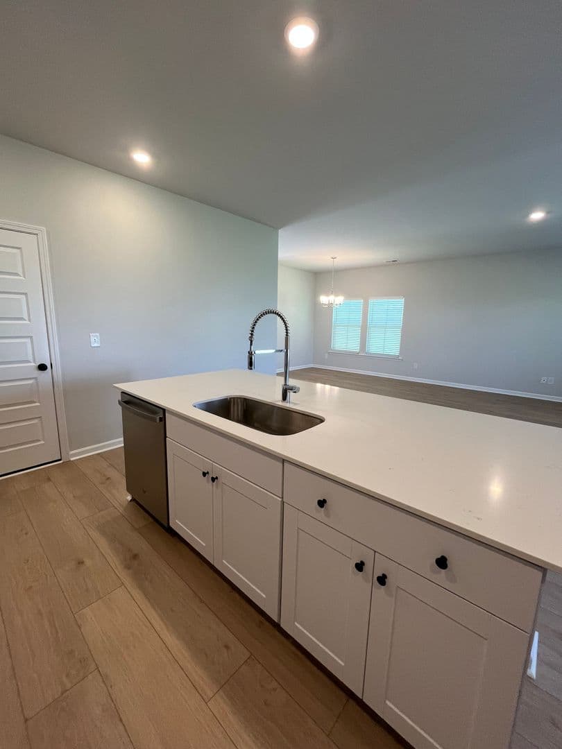 Summerville House: 1038 Adirondack Drive