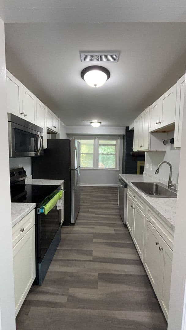 Ladson House: 226 Loblolly Circle