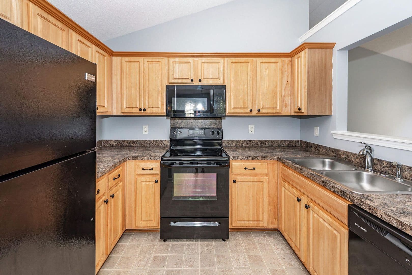 Summerville House: 248 Trickle Drive