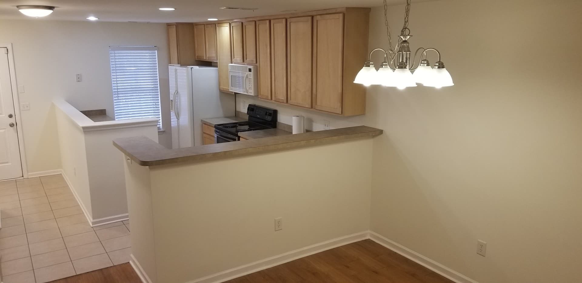 Charleston House: 218 Kelsey Blvd
