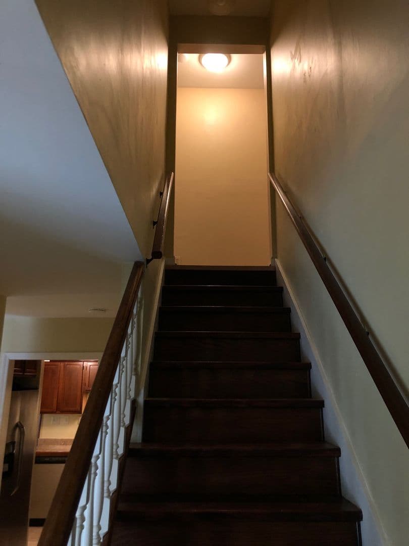 North Charleston House: 5001 N Rhett Avenue