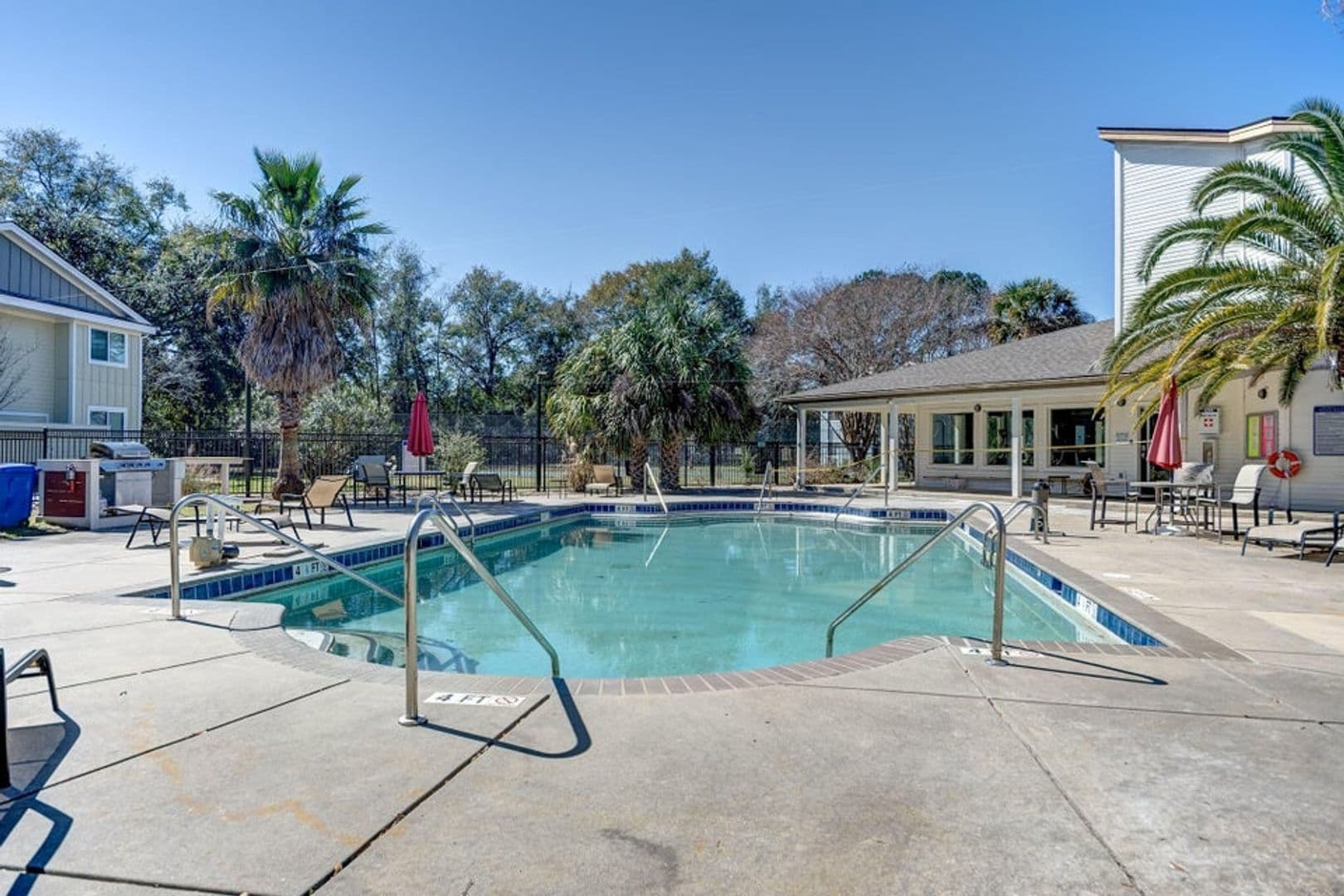 Mount Pleasant House: 272 Alexandra Drive Unit 7