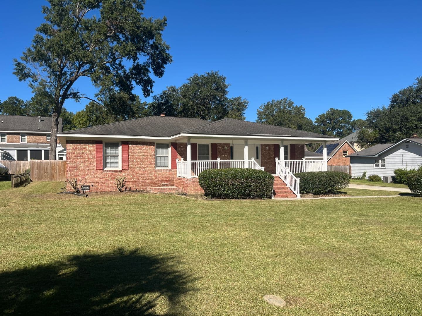 Hanahan House: 25 N Basilica Avenue