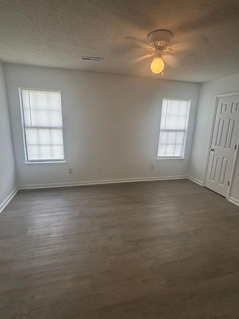 Ladson House: 404 B Erskine Street