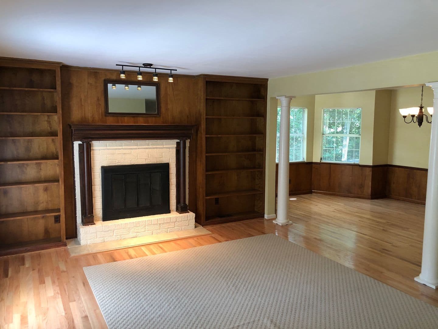 North Charleston House: 5001 N Rhett Avenue