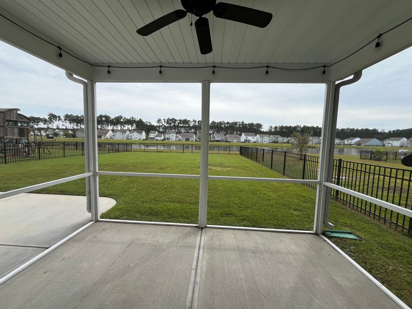 Summerville House: 396 Dunlin Drive