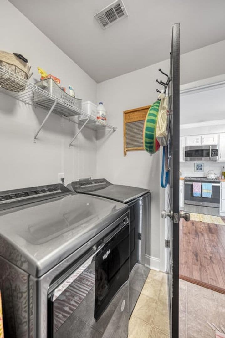 Mount Pleasant House: 1721 Deer Path Drive