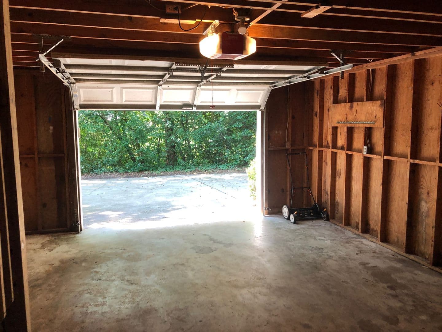 North Charleston House: 5001 N Rhett Avenue