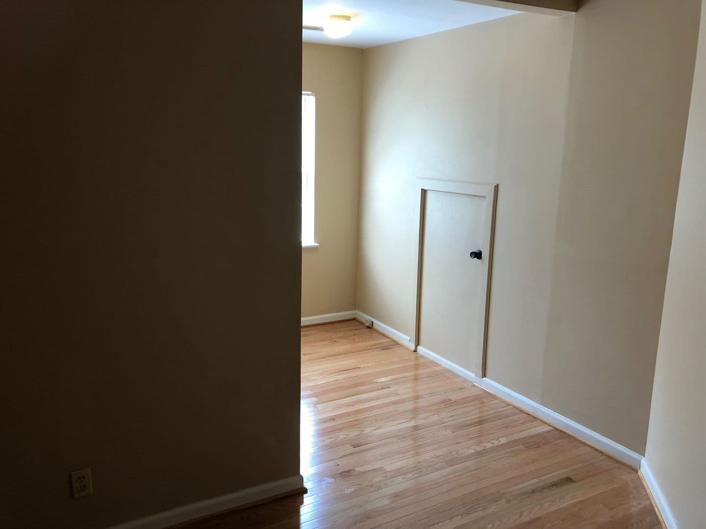 North Charleston House: 5001 N Rhett Avenue