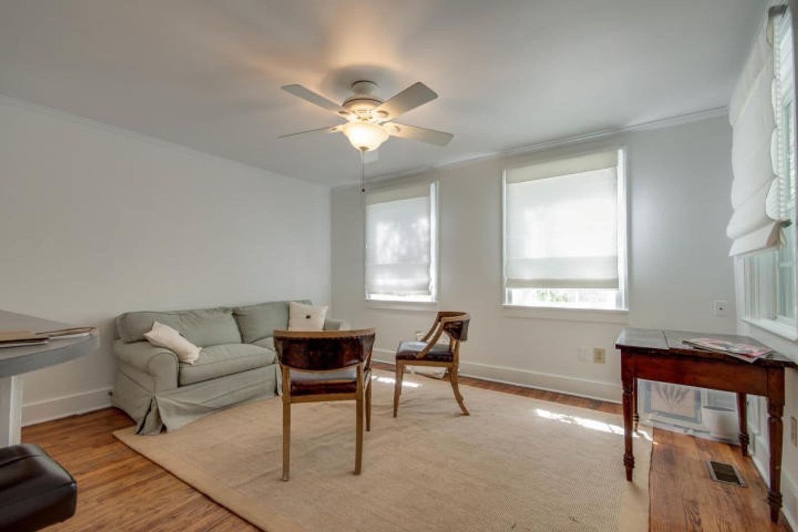 Charleston House: 36 Charlotte Street Apt #2