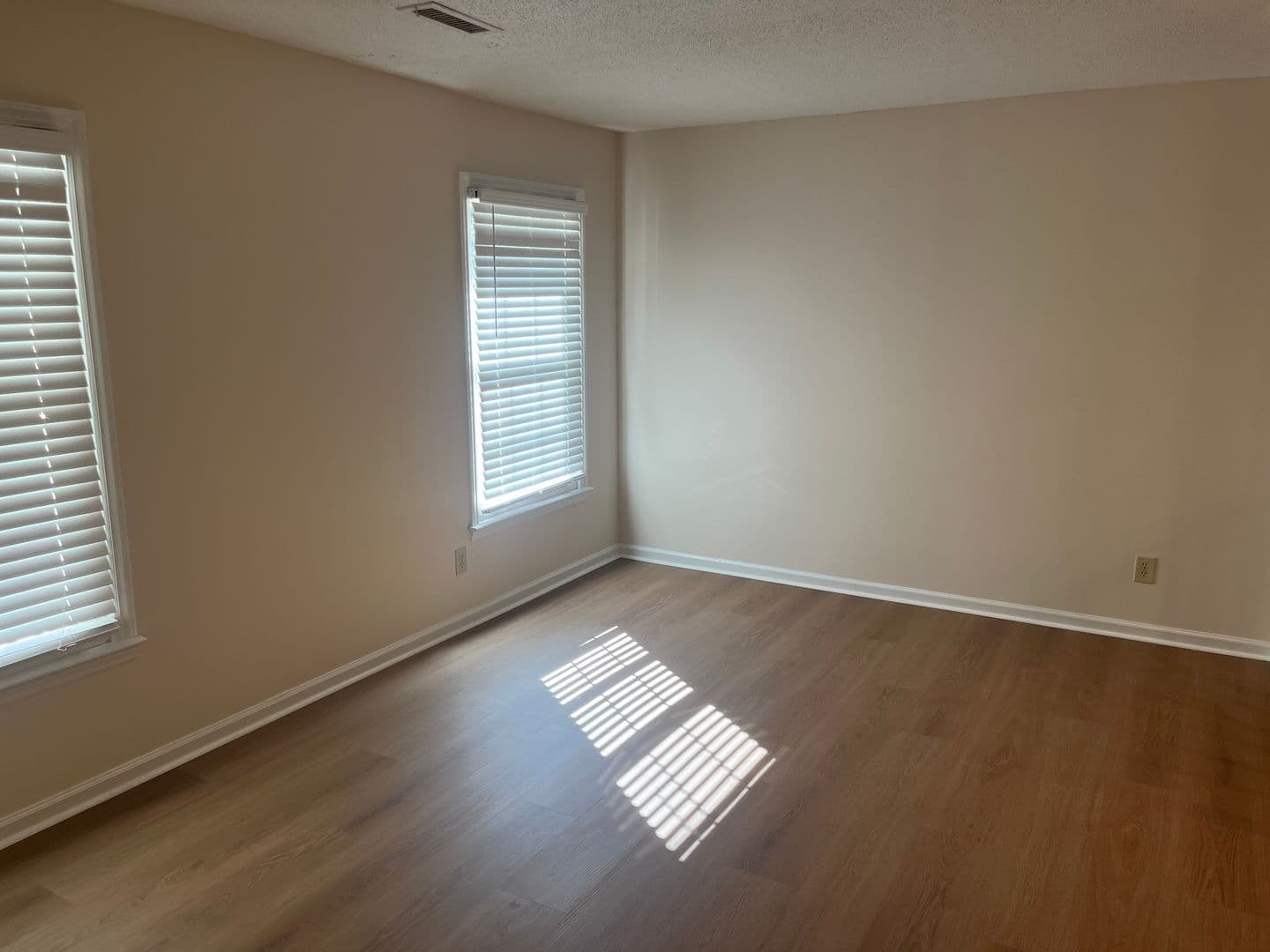 Hanahan House: 25 N Basilica Avenue