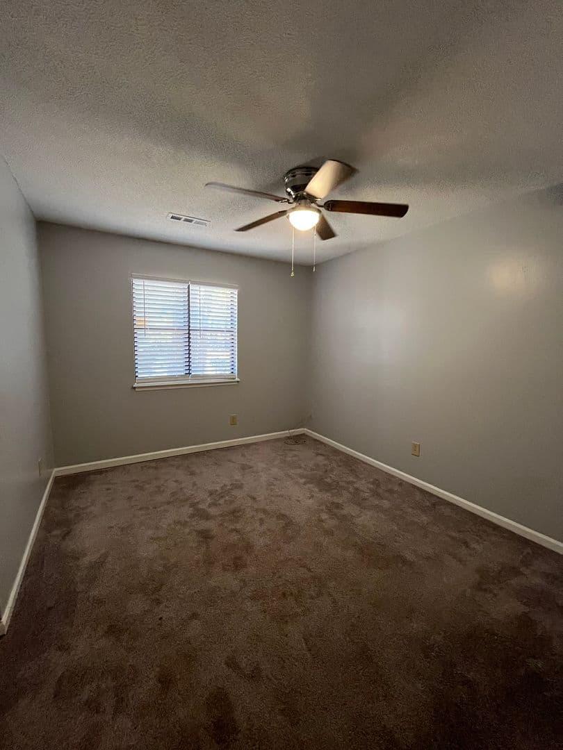 Goose Creek House: 204 Bridgecreek Drive