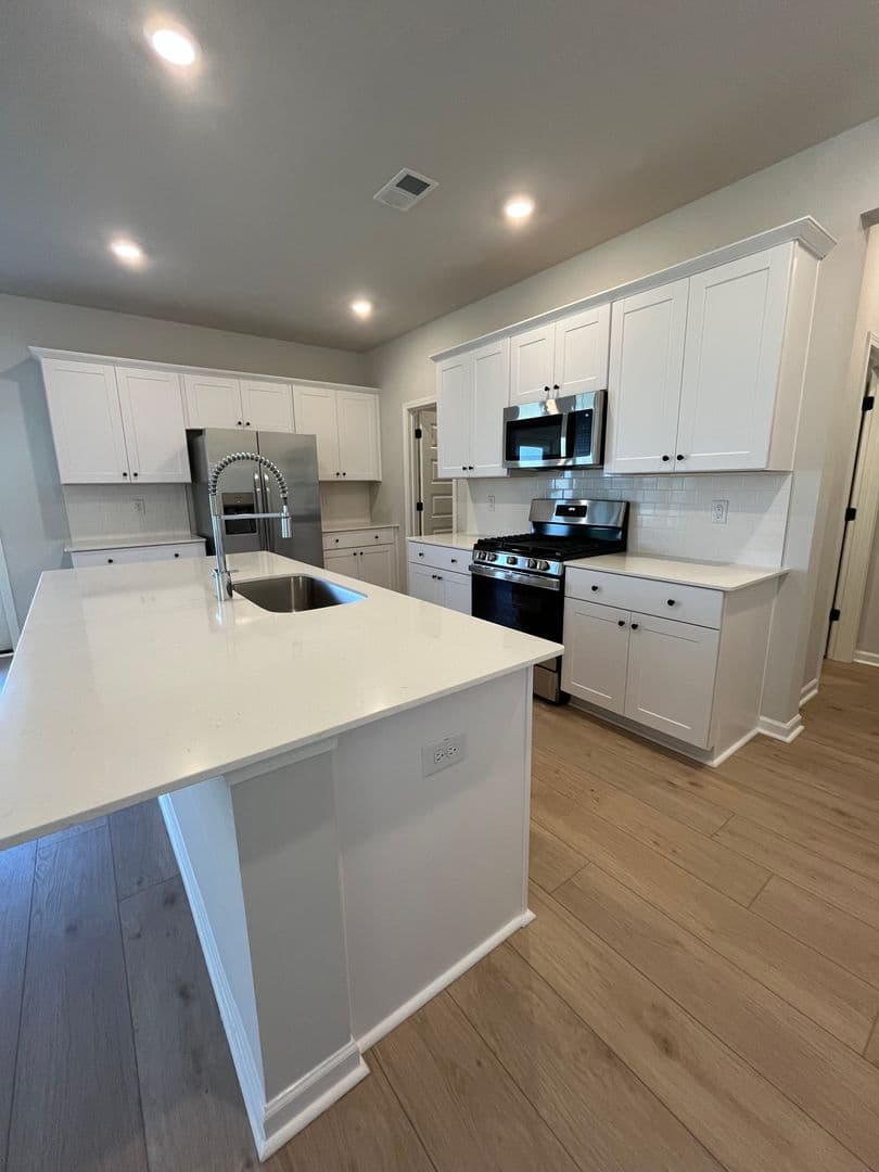 Summerville House: 1038 Adirondack Drive