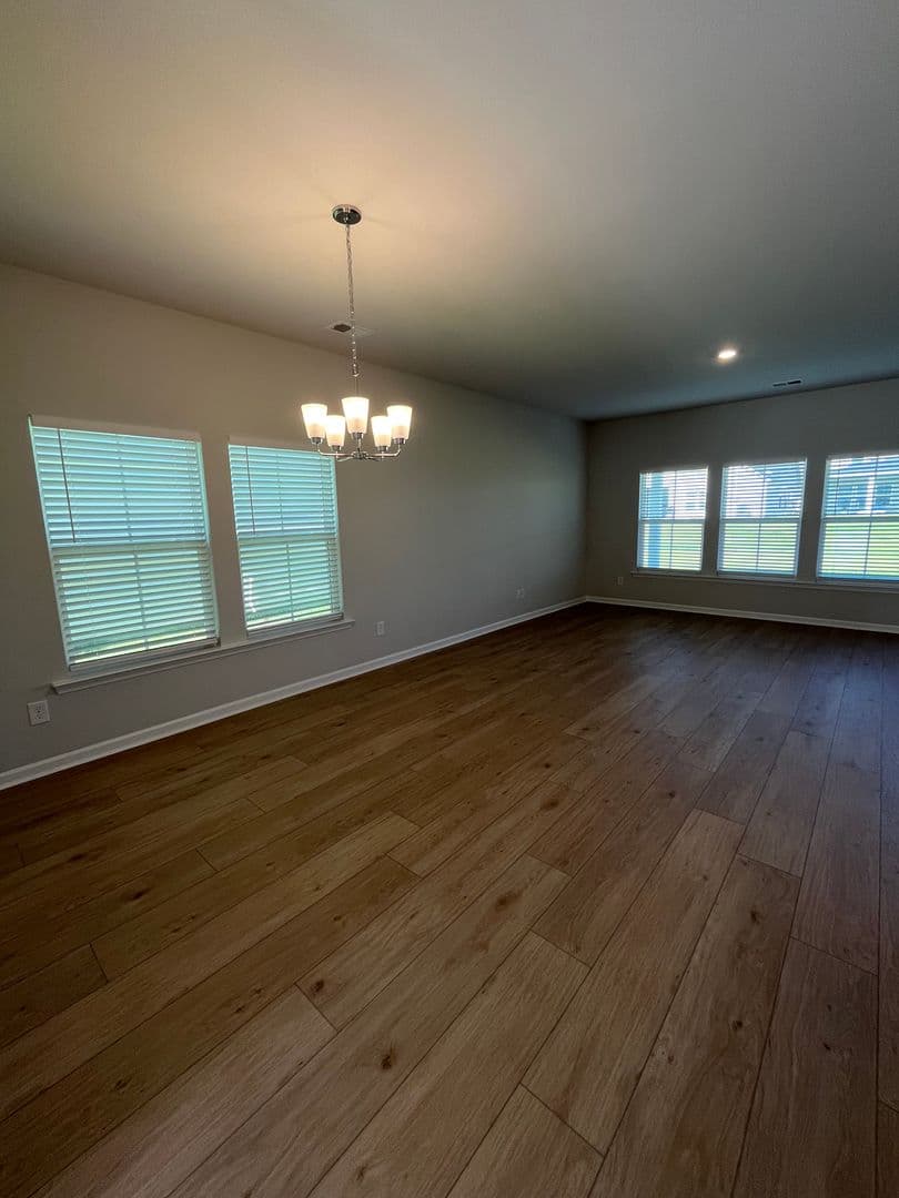 Summerville House: 1038 Adirondack Drive