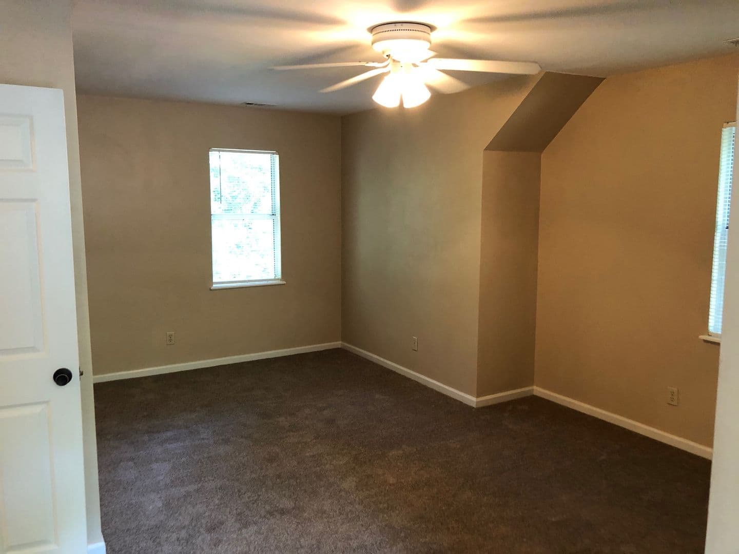 North Charleston House: 5001 N Rhett Avenue