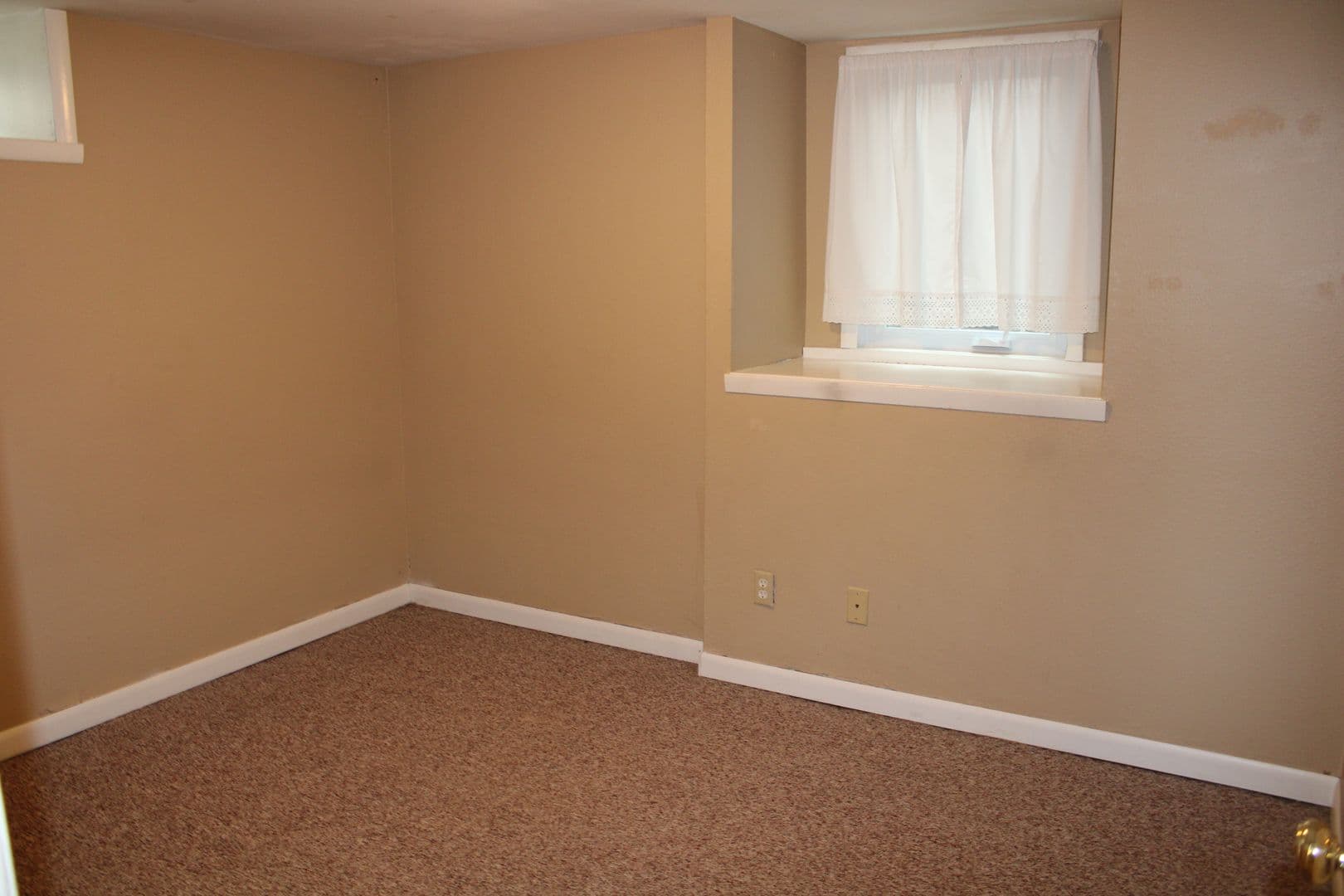 Manhattan Apartment: 923 Bluemont