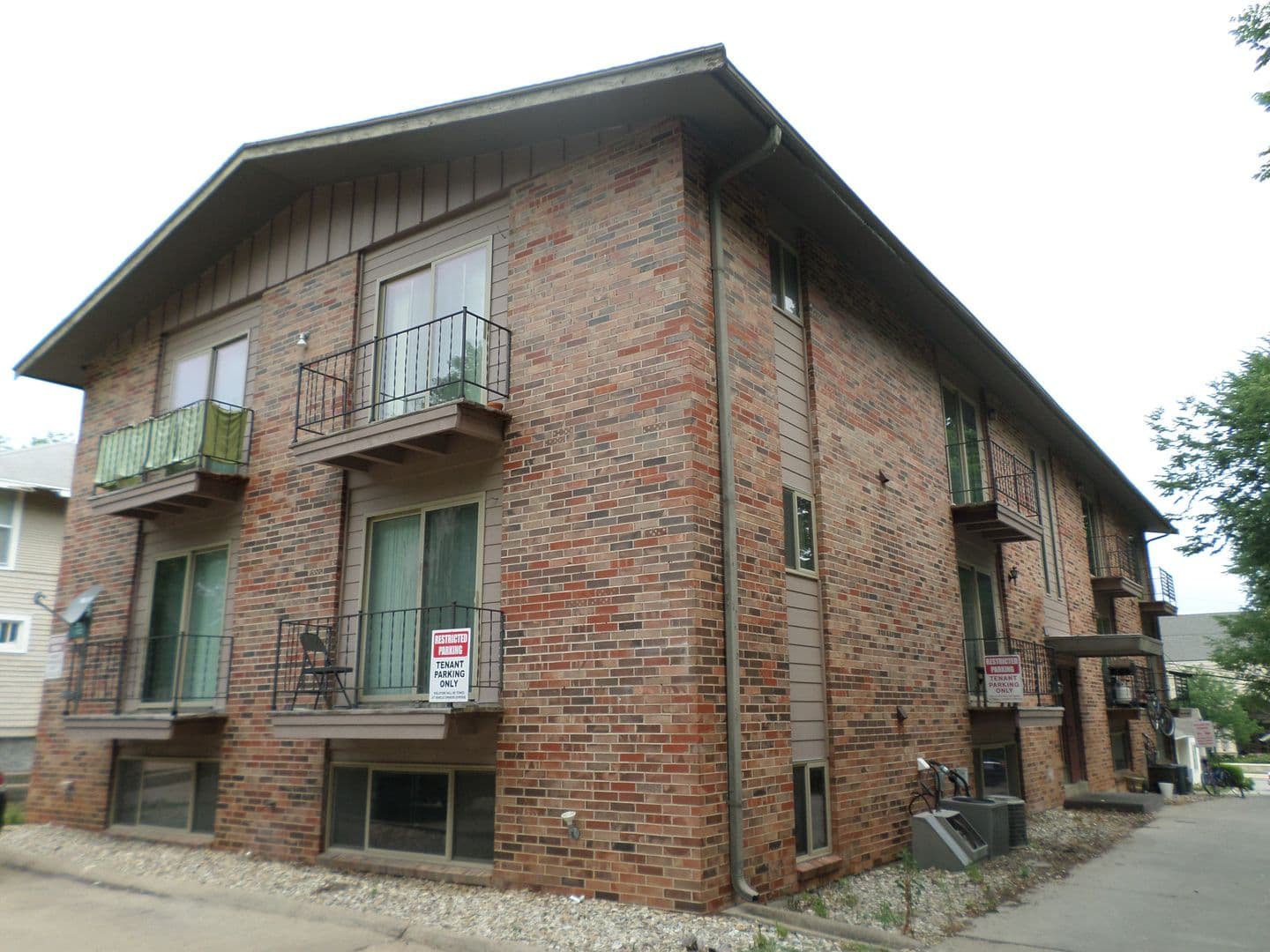 Manhattan Apartment: 1722 Laramie