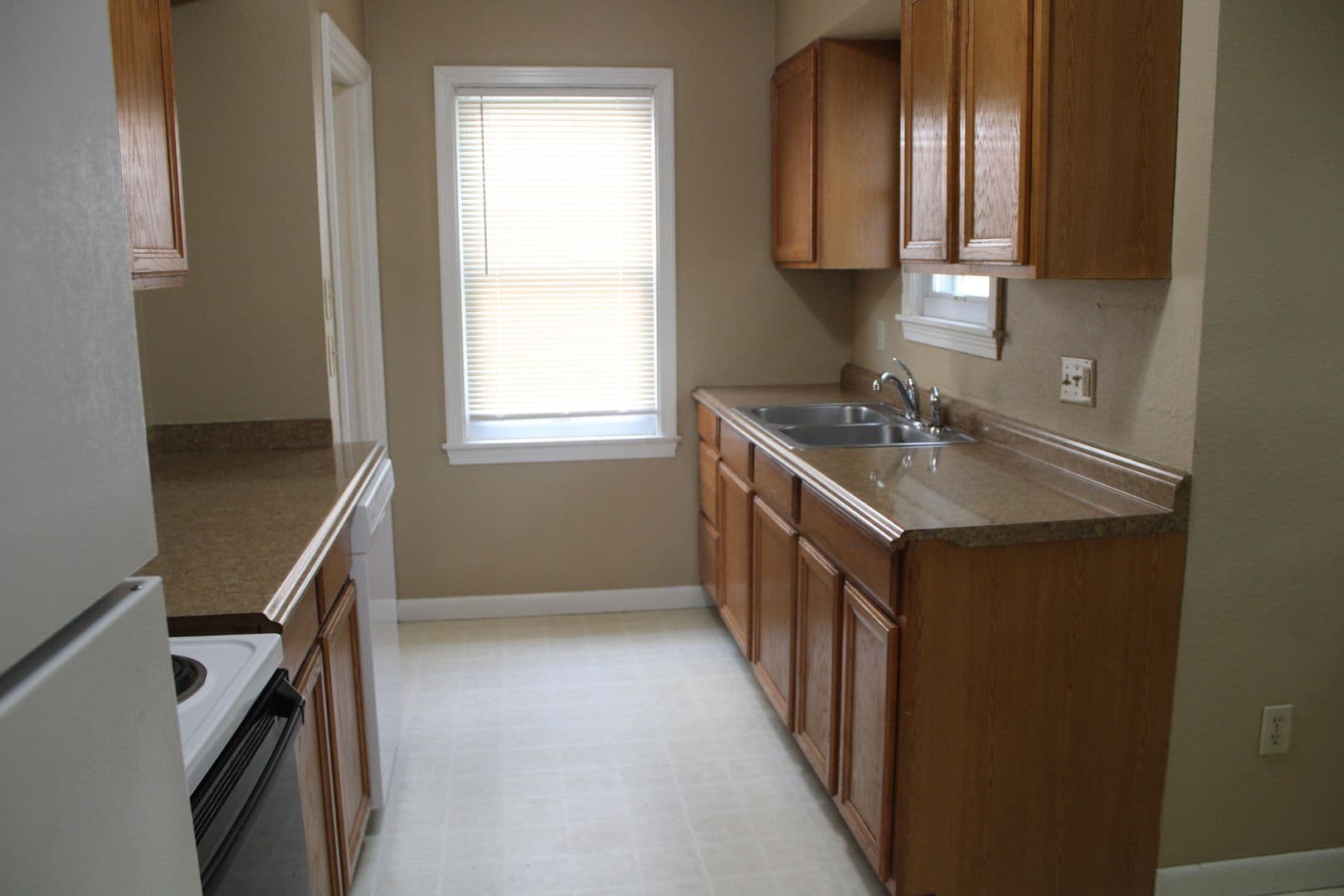 Manhattan Apartment: 923 Bluemont