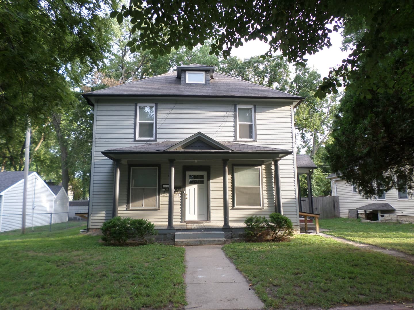 Manhattan Apartment: 715 Laramie