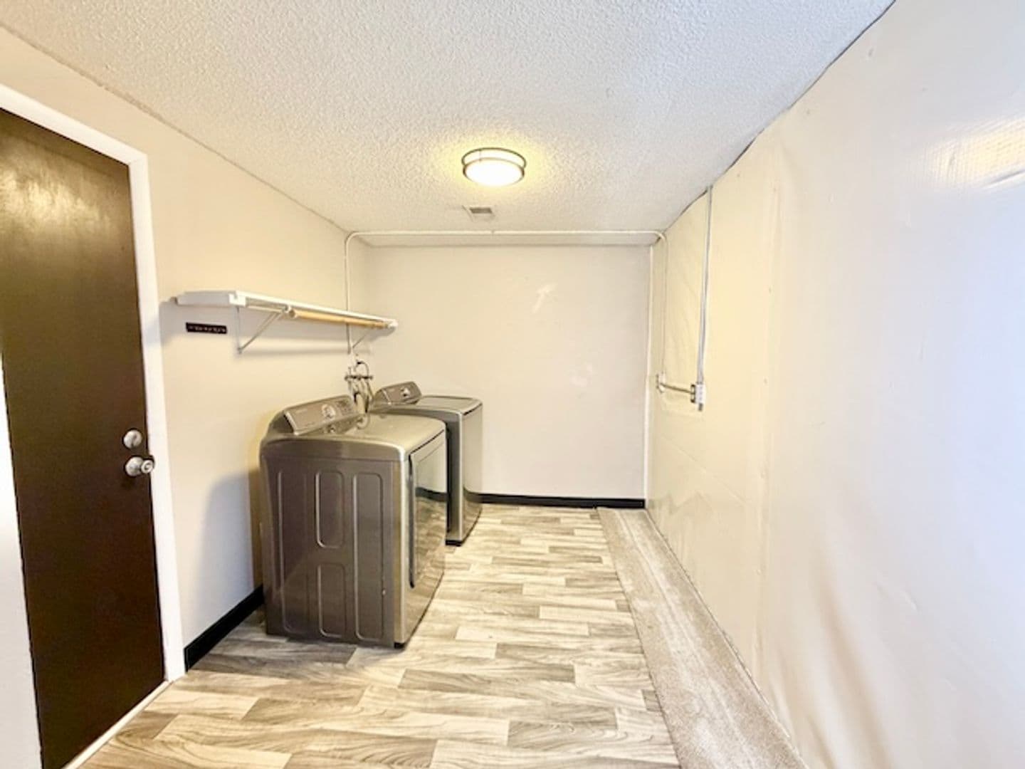 Lakewood Apartment: 954 S. Miller St.