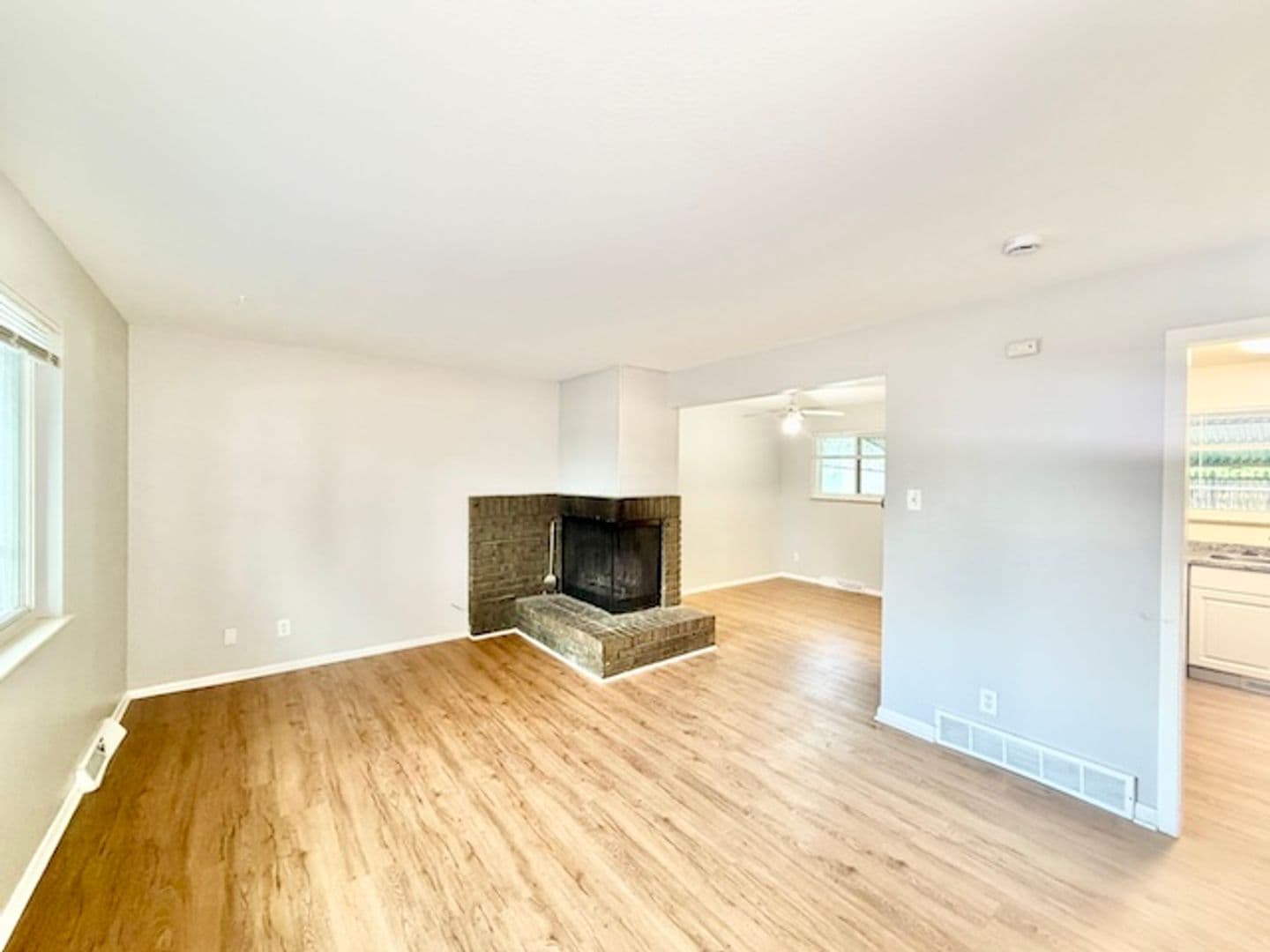 Lakewood House: 387 S Queen Circle