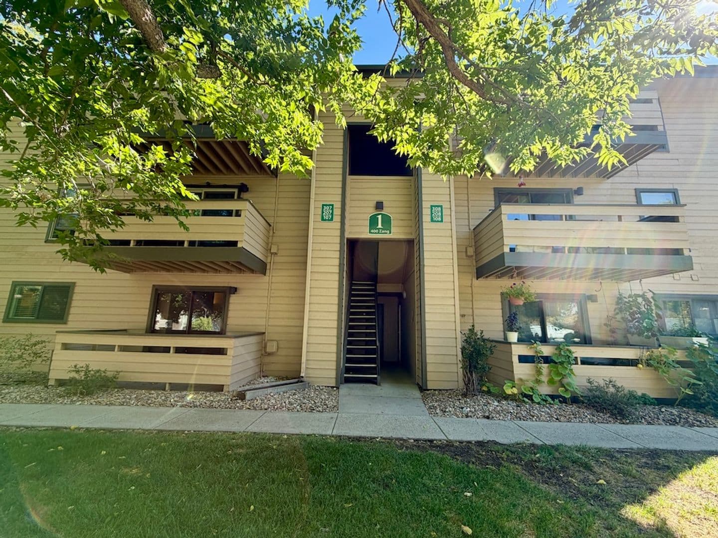 Lakewood Apartment: 400 Zang St. Apt 107