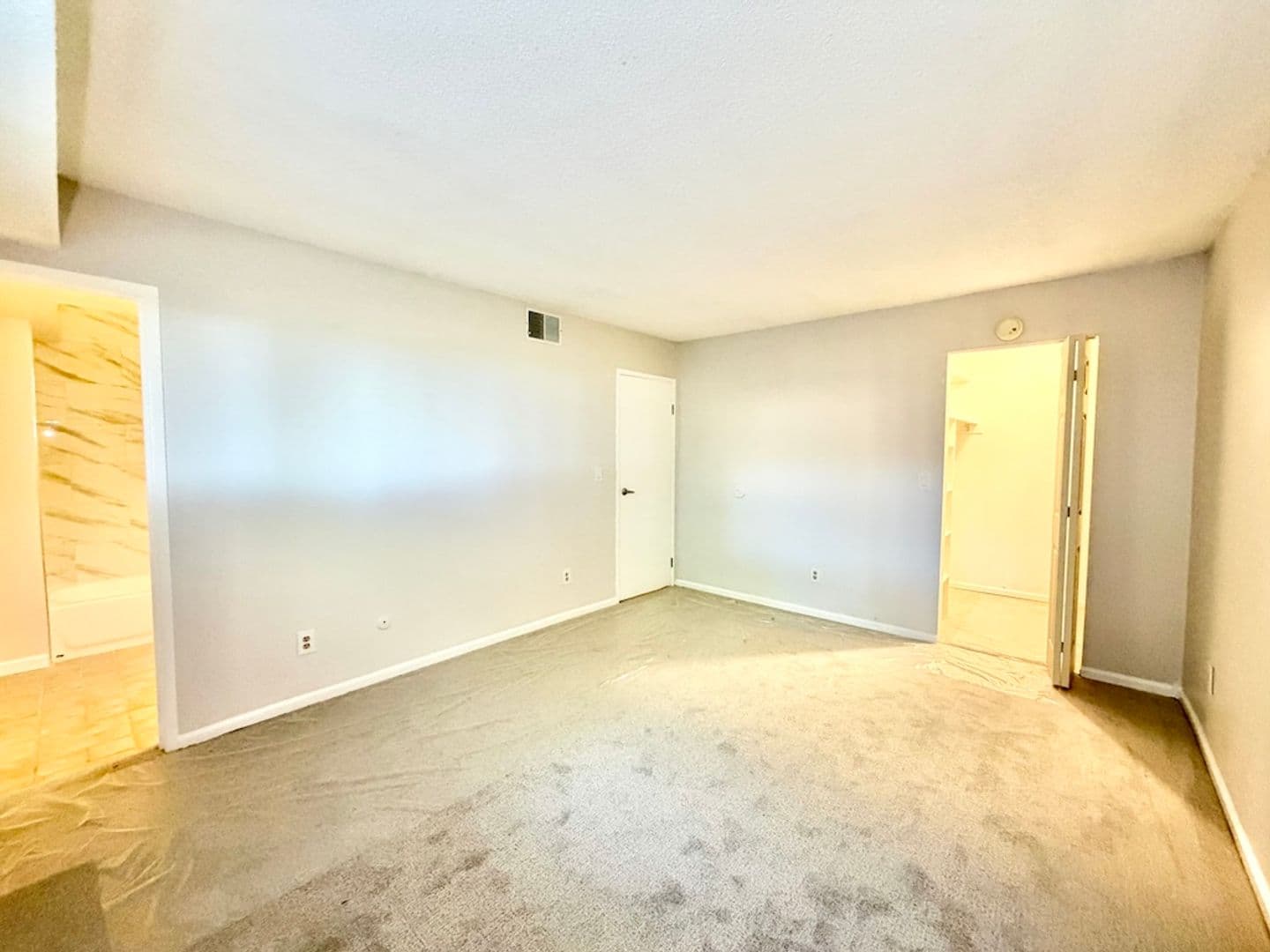 Lakewood Apartment: 400 Zang St. Apt 107