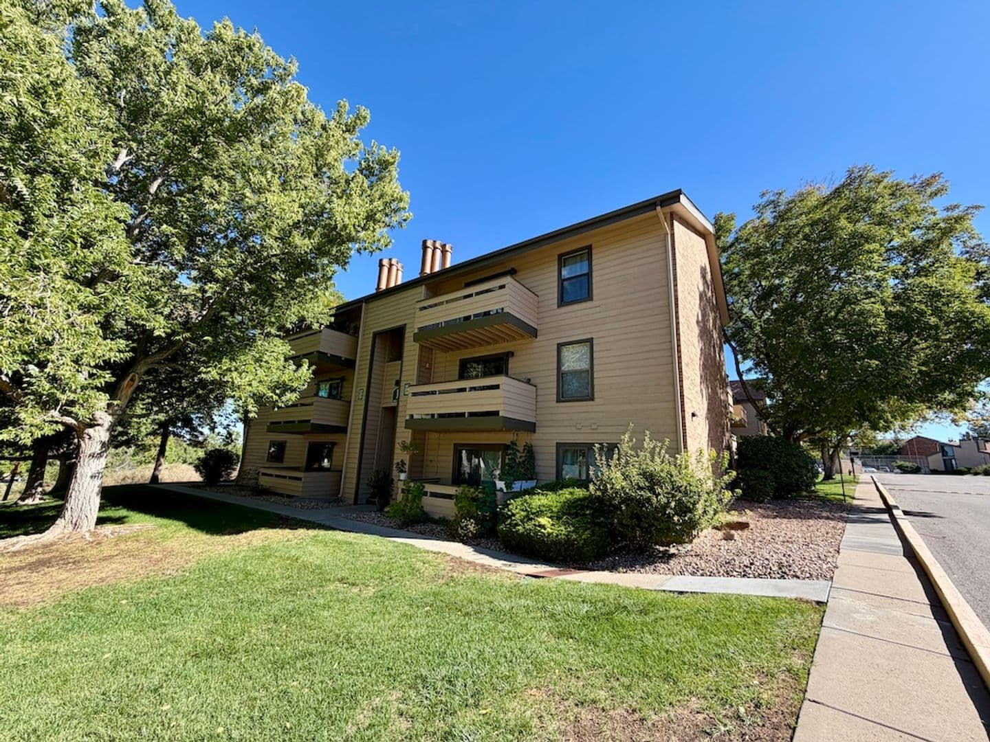 Lakewood Apartment: 400 Zang St. Apt 107