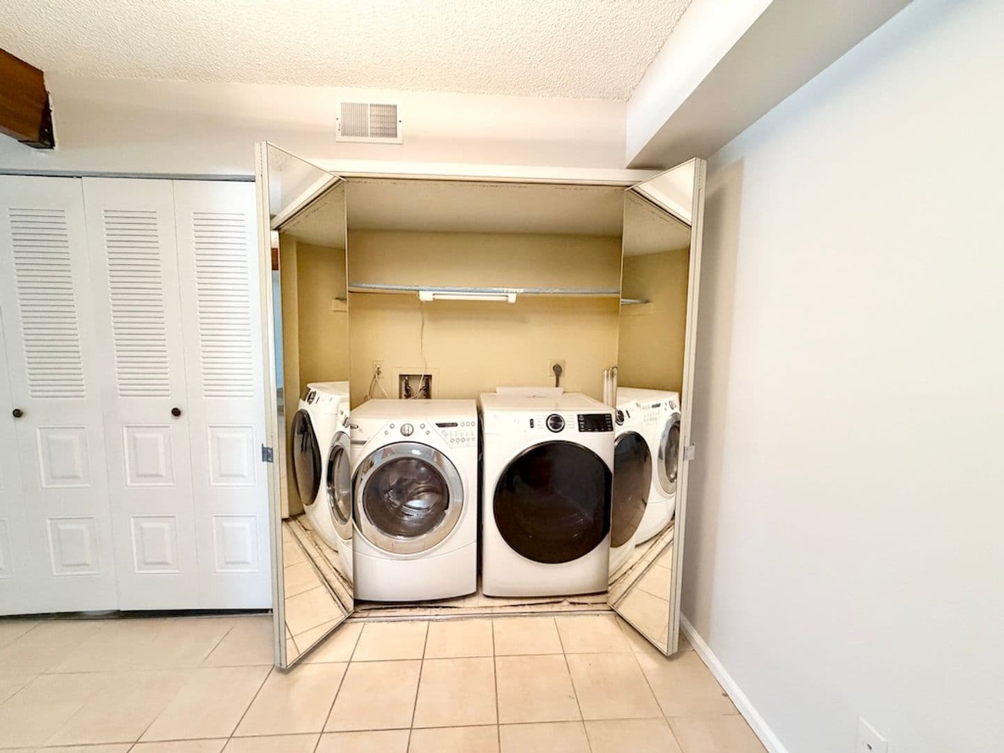 Lakewood Apartment: 400 Zang St. Apt 107